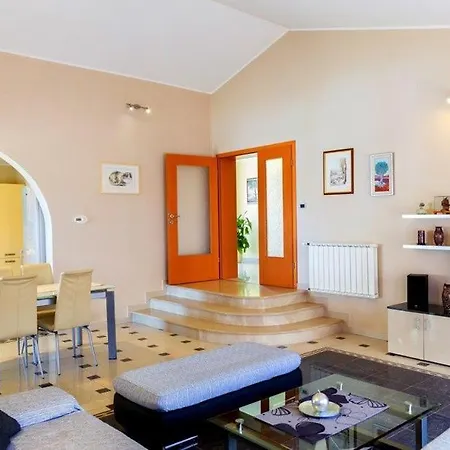 House Katja Casa de Férias Ližnjan